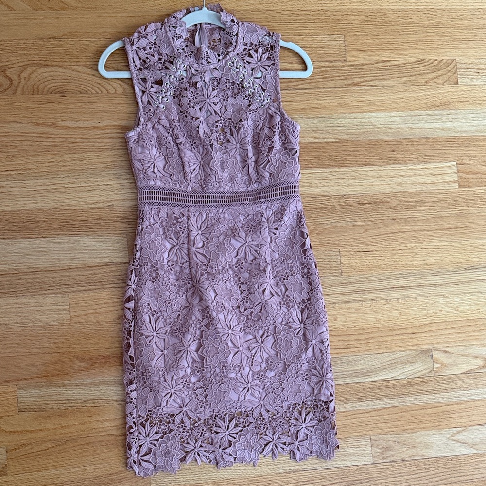 Floral Lace Sleeveless dress - Pink
